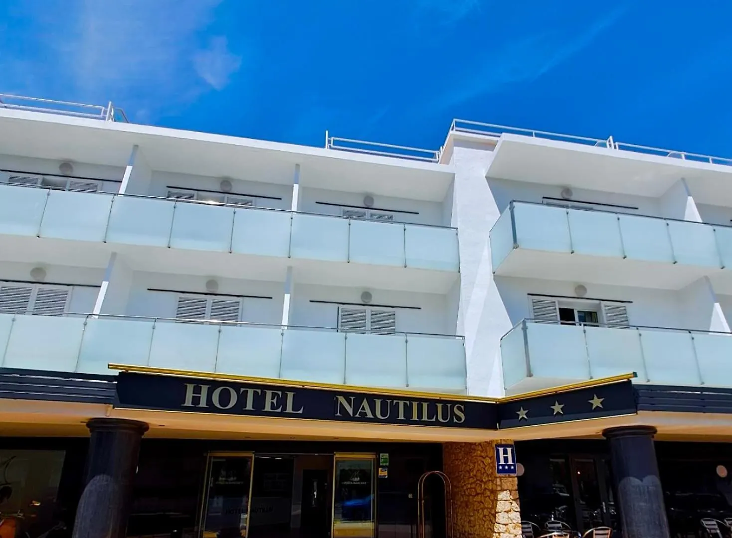 Nautilus Hotel Roses 3*,