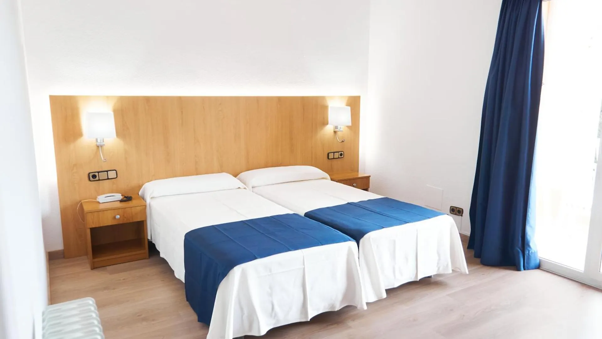 Nautilus Hotel Roses 3*,  Spain